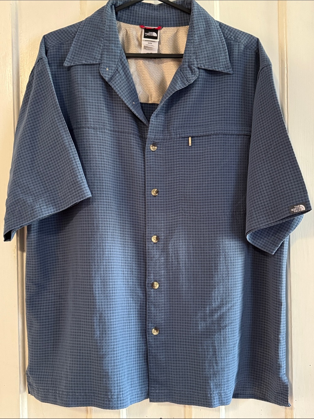 The North Face Men's Blue Short-Sleeve Button-Down Camp Shirt